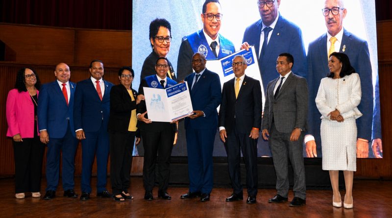 UASD gradúa a más de 500 docentes en diplomado de formación y tutoría virtual