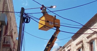 Edeeste instala 71 luminarias en calles de la Ciudad Colonial