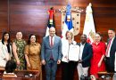 Ayuntamiento de Santiago reconoce embajadora de Francia como “Visitante Distinguida”