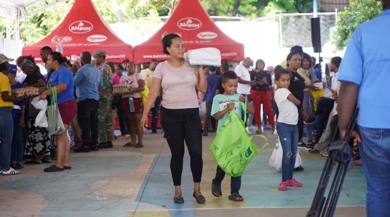Feria “Inespre está de Madre” ofrece productos de la canasta básica a precios populares Feria “Inespre está de Madre” ofrece productos de la canasta básica a precios populares