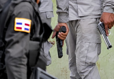 Un policía y dos presuntos delincuentes mueren en un intercambio de disparos en SDO
