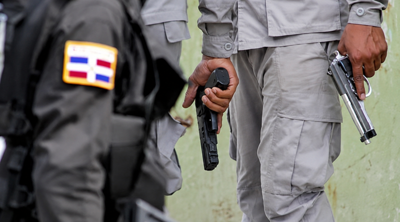 Un policía y dos presuntos delincuentes mueren en un intercambio de disparos en SDO