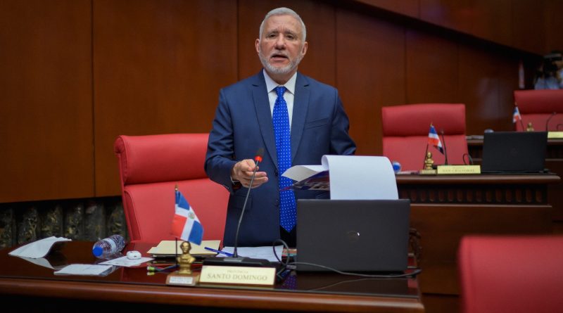 Senador propone eliminar penas de prisión para delitos de difamación en nuevo Código Penal Senador propone eliminar penas de prisión para delitos de difamación en nuevo Código Penal