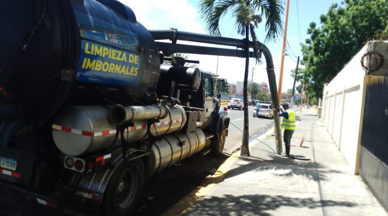 Alcaldía del Distrito Nacional continúa limpieza preventiva de filtrantes e imbornales Alcaldía del Distrito Nacional continúa limpieza preventiva de filtrantes e imbornales