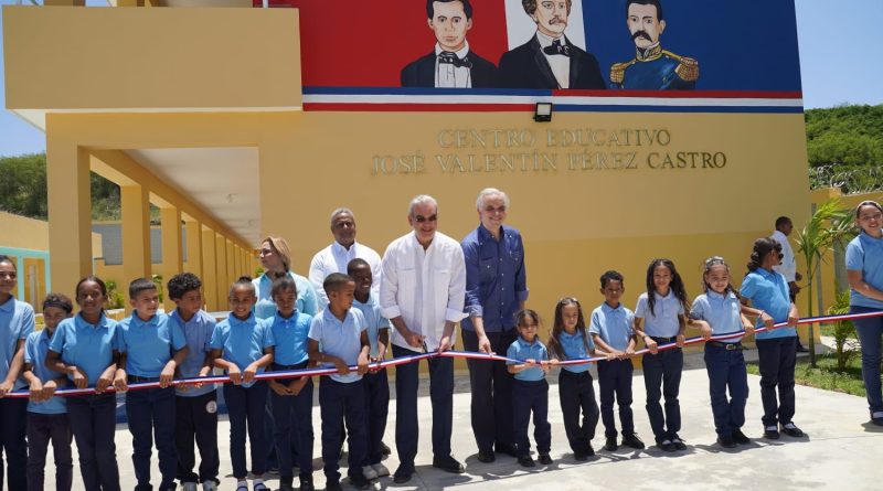 Gobierno inaugura escuela en Santiago y deja en funcionamiento 27 nuevas aulas para nivel inicial Gobierno inaugura escuela en Santiago y deja en funcionamiento 27 nuevas aulas para nivel inicial