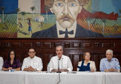 Abinader escucha demandas comunitarias y supervisa avance de obras en Santiago Abinader escucha demandas comunitarias y supervisa avance de obras en Santiago