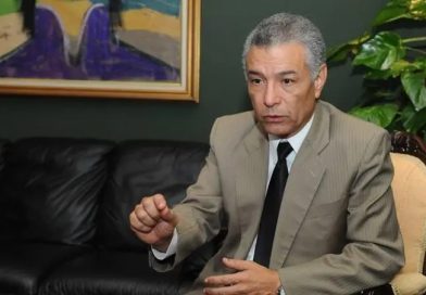 Lockward afirma plan anticrisis debe ser rechazado por afectar a la clase media y a los más pobres Lockward afirma plan anticrisis debe ser rechazado por afectar a la clase media y a los más pobres