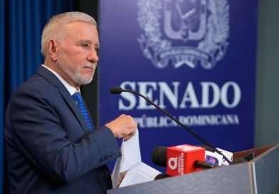 Senador afirma que el sector eléctrico presenta un sobregiro de RD$45,000 MM Senador afirma que el sector eléctrico presenta un sobregiro de RD$45,000 MM