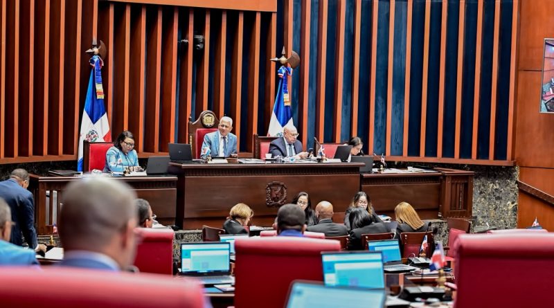 Senado aprueba modificación ley de residuos sólidos y recibe críticas de los empresarios