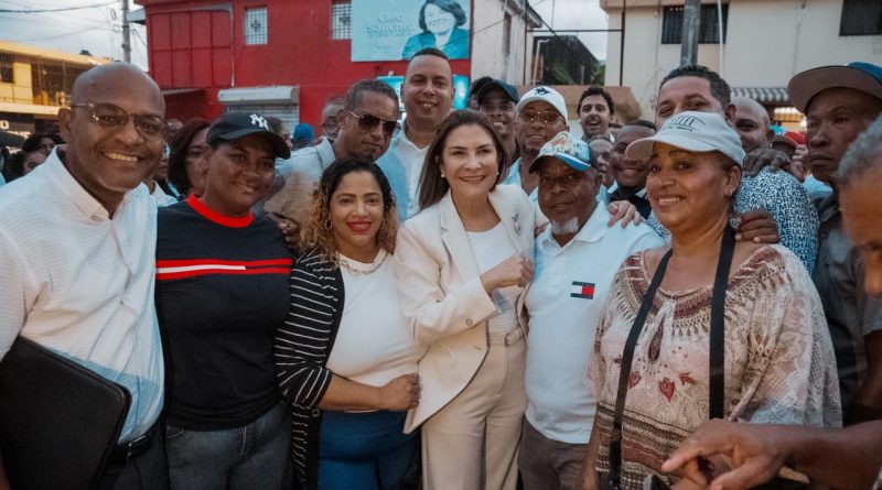 Alcaldía del DN lleva iluminación a 38 calles de Las Flores de Cristo Rey