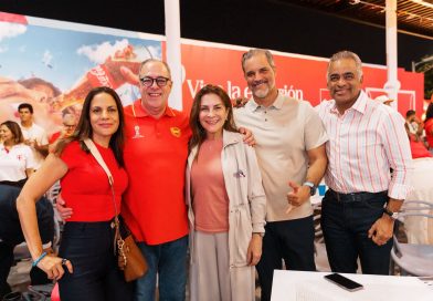 Cientos disfrutan del triunfo de España sobre Uruguay en el Malecón Deportivo