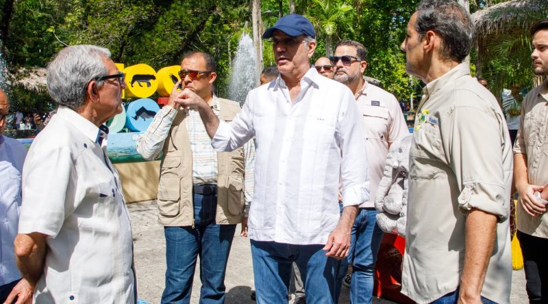 Abinader visita el Zoológico Nacional y anuncia plan para modernizar sus instalaciones