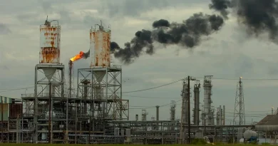 Petróleo de Texas se dispara 6.6 % tras amenazas de Trump contra Irán