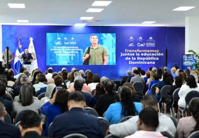 Santos Badía llama a redefinir la educación superior ante desafíos de la revolución tecnológica Santos Badía llama a redefinir la educación superior ante desafíos de la revolución tecnológica