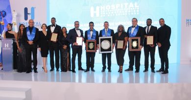Hospital Ney Arias Lora gradúa 14 nuevos médicos especialistas y subespecialistas