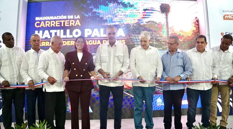 Abinader inaugura carretera esperada por más de 60 años en Montecristi Abinader inaugura carretera esperada por más de 60 años en Montecristi