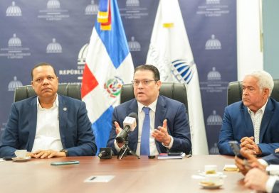 MICM inicia diálogo con Adanegas sobre comisiones por pagos con tarjetas
