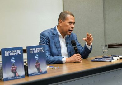 Guido Gómez Mazara presenta en Miami su libro Para que no se repita Guido Gómez Mazara presenta en Miami su libro Para que no se repita