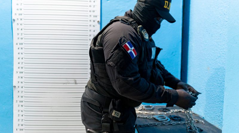 Capturan en RD a dos dominicanos reclamados por EE. UU. por homicidio y agresión sexual Capturan en RD a dos dominicanos reclamados por EE. UU. por homicidio y agresión sexual