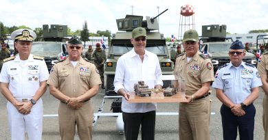 Abinader entrega drones, vehículos tácticos y equipos para fortalecer las Fuerzas Armadas