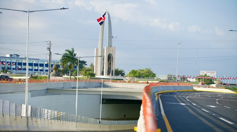Abinader inaugura el túnel de la Plaza de la Bandera Abinader inaugura el túnel de la Plaza de la Bandera