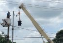 Edeeste instala transformador y nuevas redes eléctricas en sector INVI de Yamasá Edeeste instala transformador y nuevas redes eléctricas en sector INVI de Yamasá