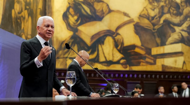 Ricardo de los Santos destaca aprobación de 416 iniciativas durante el período legislativo 2025-2026