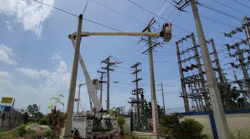 Edeeste trabaja para corregir sobrecarga que afecta servicio eléctrico en SDE