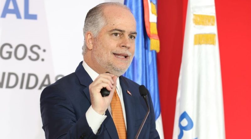 Alejandro Fernández dejará la Superintendencia de Bancos el 16 de agosto tras seis años de gestión
