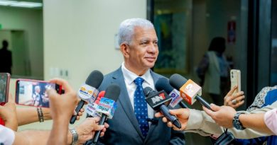 Presidente del Senado aclara que el nuevo Código Penal no prohíbe las peleas de gallos