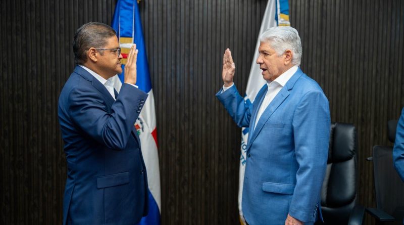 Juan Manuel Méndez asume el Intrant y promete hacer cumplir la Ley de Tránsito