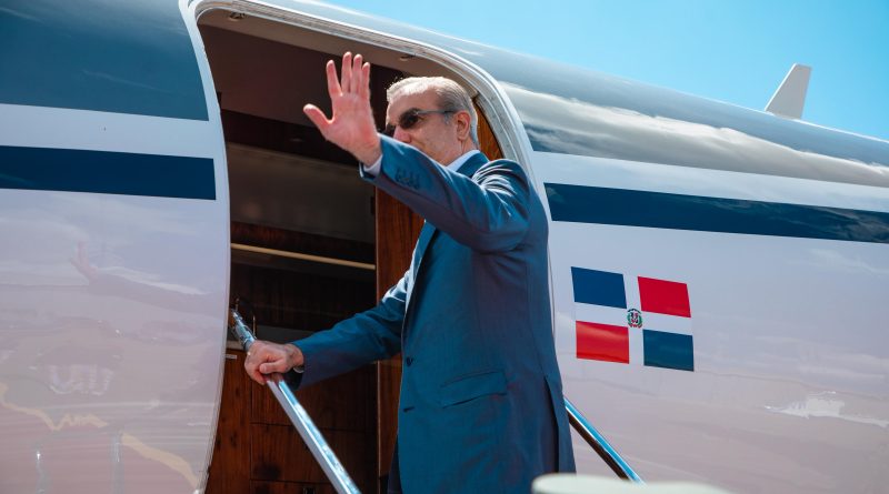 Abinader viaja a Colombia para participar en traspaso de mando presidencial Abinader viaja a Colombia para participar en traspaso de mando presidencial