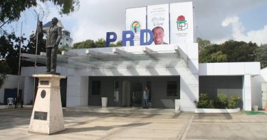 PRD deposita padrón de más de 212 mil afiliados ante la JCE