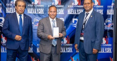 Reconocen en Nueva York trayectoria periodística de Alberto Caminero
