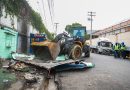 Alcaldía del DN elimina ocupaciones ilegales en la acera de avenida Los Mártires con Máximo Gómez Alcaldía del DN elimina ocupaciones ilegales en la acera de avenida Los Mártires con Máximo Gómez