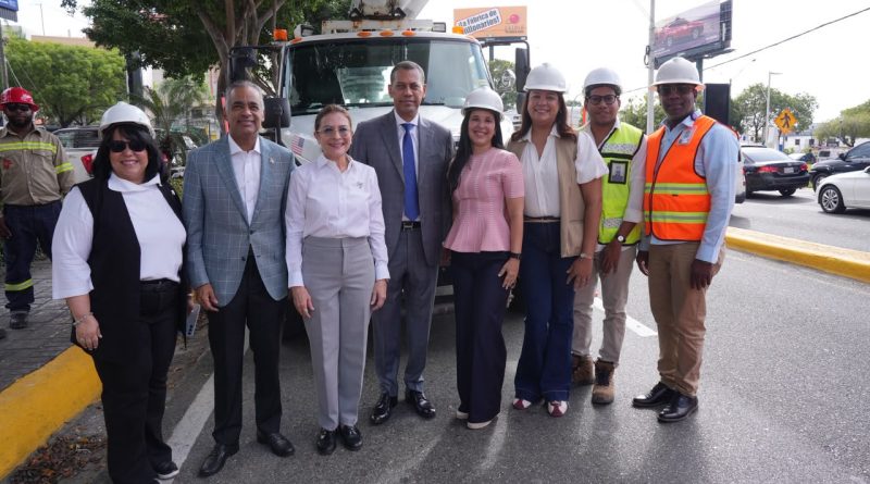 Autoridades inician retiro y reorganización de cableado en desuso en el DN