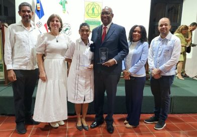 Reconocen a Editrudis Beltrán por sus aportes al desarrollo de la física en República Dominicana