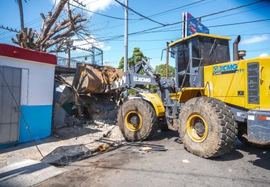Alcaldía del Distrito Nacional demuele siete estructuras y recupera espacios públicos en Cristo Rey