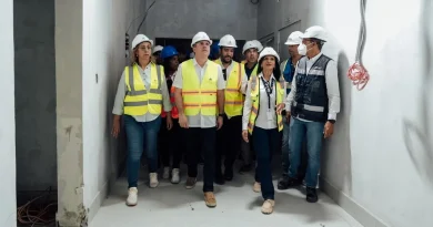 Titular del MIVHED dice que el Traumatológico de San Cristóbal supera el 80 % de avance