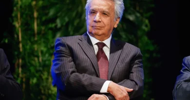 El expresidente ecuatoriano Lenín Moreno es condenado a cinco años de cárcel por sobornos