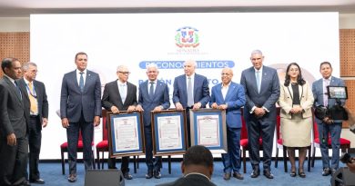 Senado reconoce trayectoria y labor social de destacados médicos dominicanos