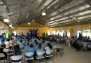 Edeeste entrega útiles escolares a niños de Miches