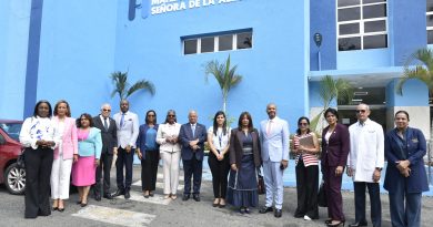 Diputados visitan Maternidad La Altagracia donde fallecieron 17 bebés para «fiscalizar»