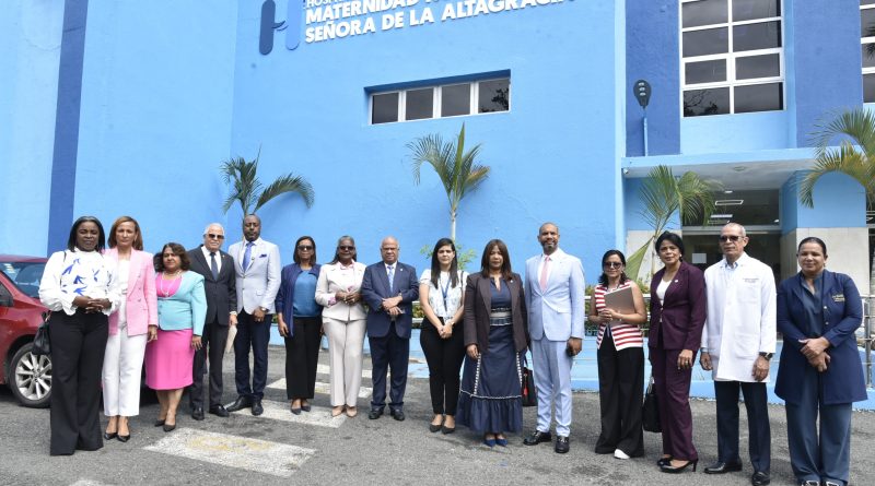 Diputados visitan Maternidad La Altagracia donde fallecieron 17 bebés para «fiscalizar»