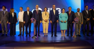De Camps resalta programa AWS Entrena RD para impulsar competencias digitales
