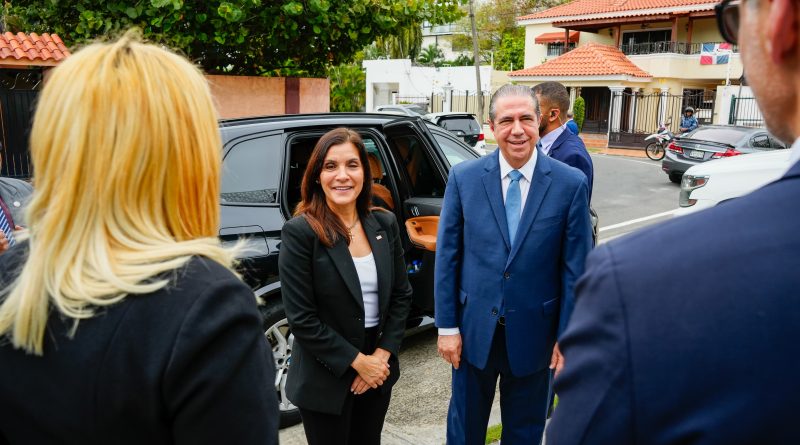 Embajadora de EE. UU. en RD visita a Francisco Javier y destacan fortalecimiento del diálogo bilateral