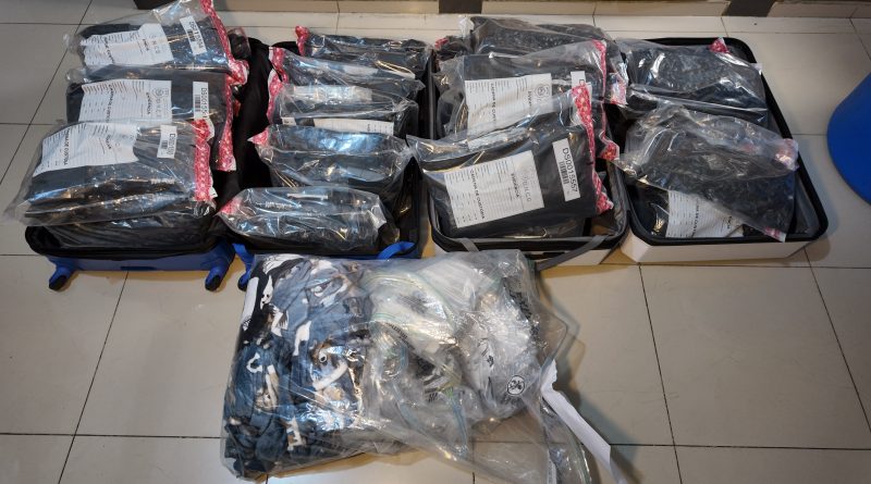 DNCD incauta 53 paquetes de presunta marihuana en el AILA DNCD incauta 53 paquetes de presunta marihuana en el AILA