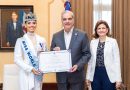 Abinader recibe a Joheirry Mola tras conquistar la corona de Miss Mundo 2026