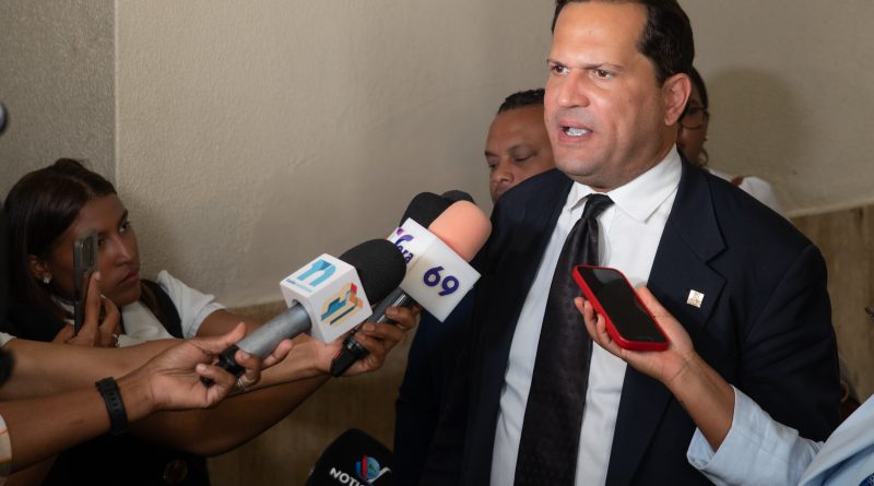 MP pide enviar a juicio a exfiscal acusado de recibir US$10,000 de soborno MP pide enviar a juicio a exfiscal acusado de recibir US$10,000 de soborno