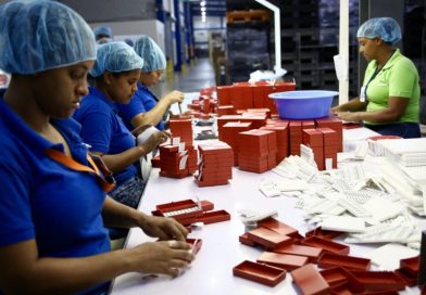 Sector comercial afirma que emplea a 1,044,961 trabajadores Sector comercial afirma que emplea a 1,044,961 trabajadores
